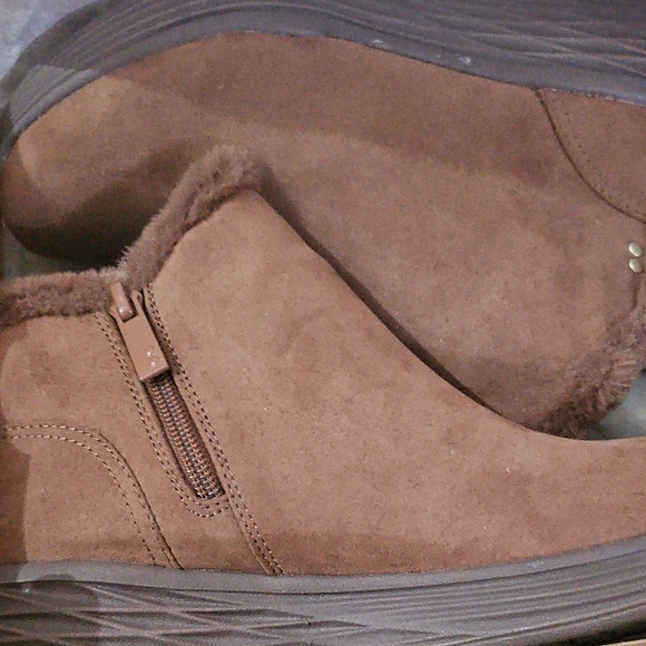 Ryka Brown Winter Boots with Faux Fur - Picture 2 of 5